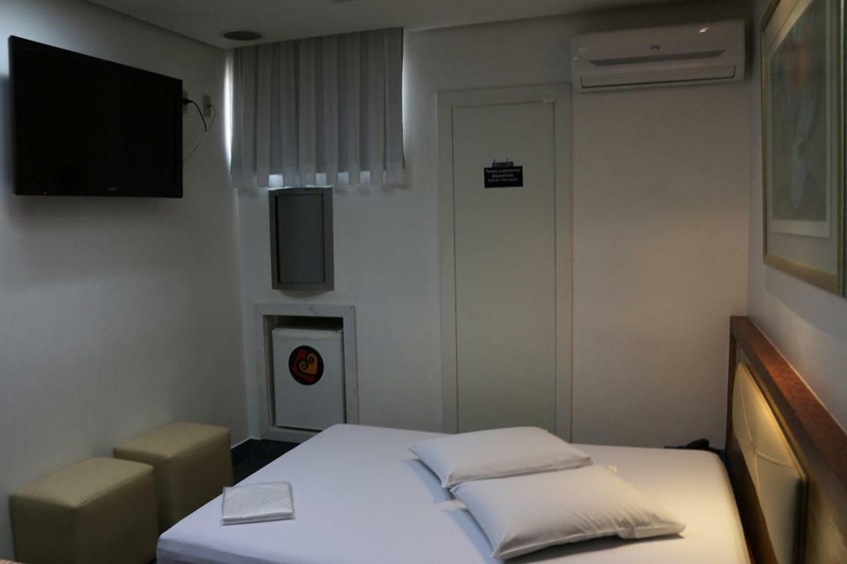 Auhe Motel (Adults Only) Betim Bagian luar foto
