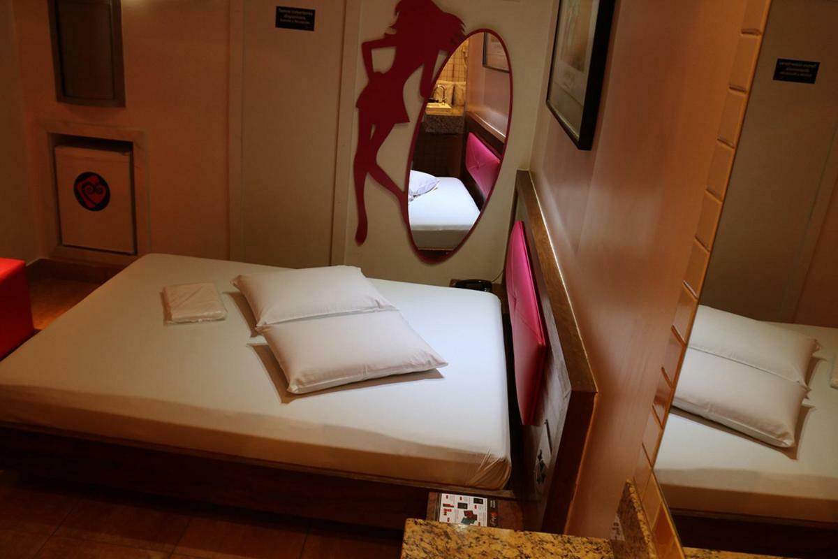 Auhe Motel (Adults Only) Betim Bagian luar foto